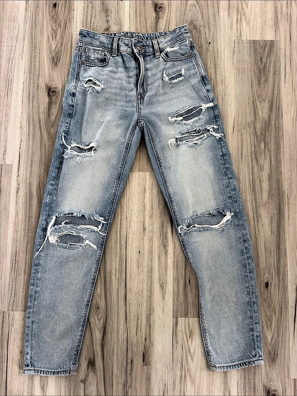 American Eagle Distressed Boyfriend Jeans in Blue size 000